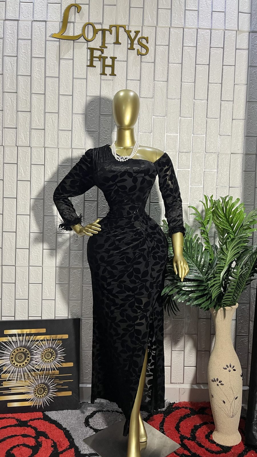 The NOIR VELVET FeatherS dress