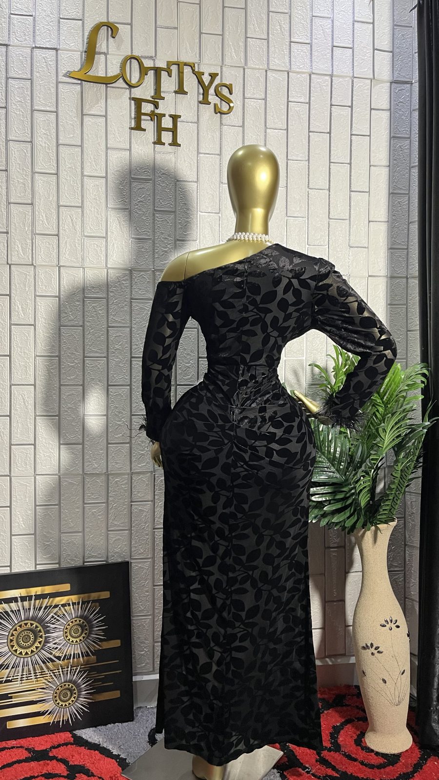The NOIR VELVET FeatherS dress