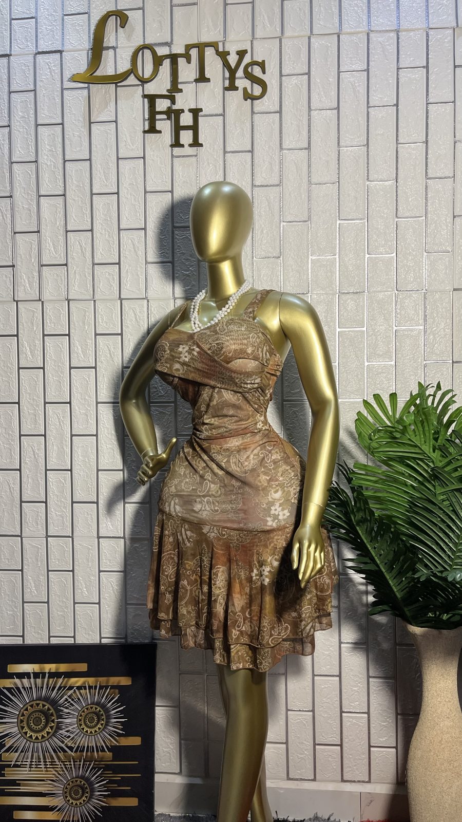 The VINTAGE VIXEN Ruffle Mini